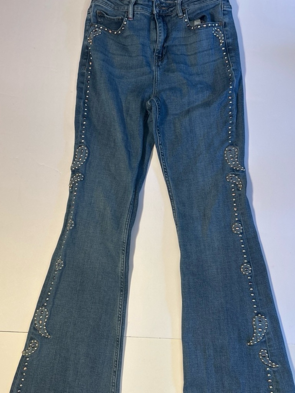 Idyllwind Blue Denim Flare Jeans with Stud Embellishments size 6